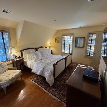 The 1708 House Bed and Breakfast Southampton Εξωτερικό φωτογραφία