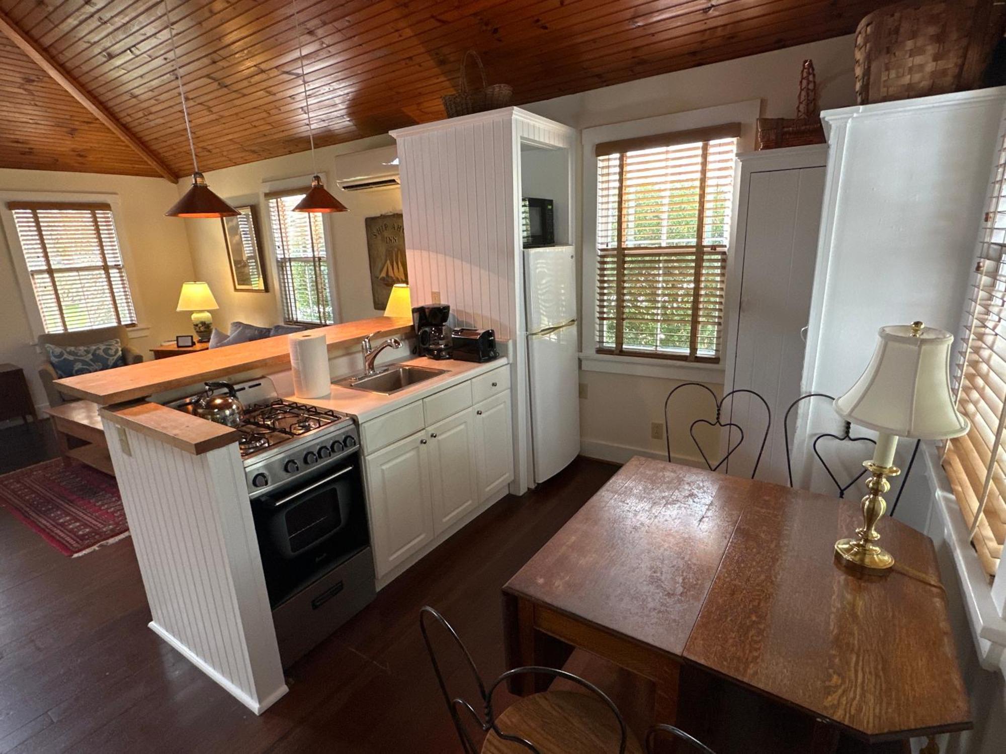 The 1708 House Bed and Breakfast Southampton Εξωτερικό φωτογραφία